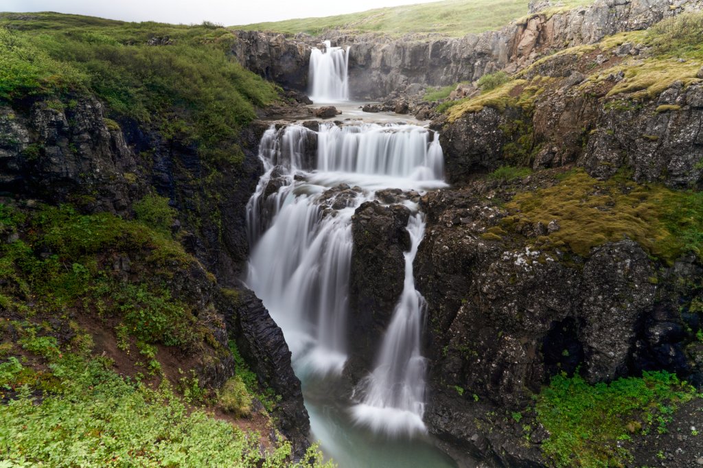 Wasserfälle des Pingmannaá-Flusses, Westfjorde