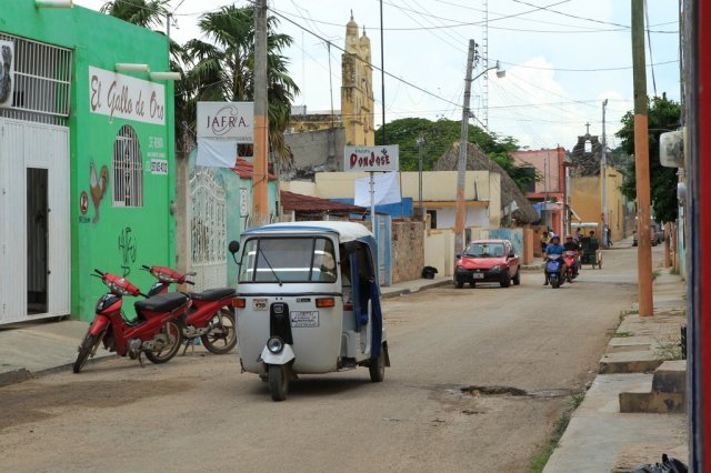 Straßenszene, Oxcutzcab