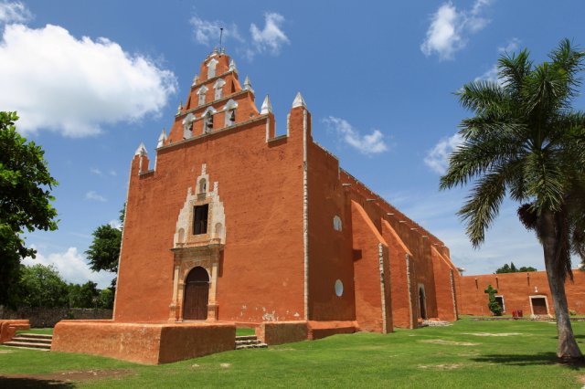 Kirche La Asuncion, Mama