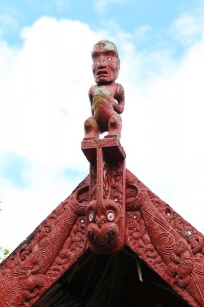 Dachgiebel, Maori-Versammlungshaus