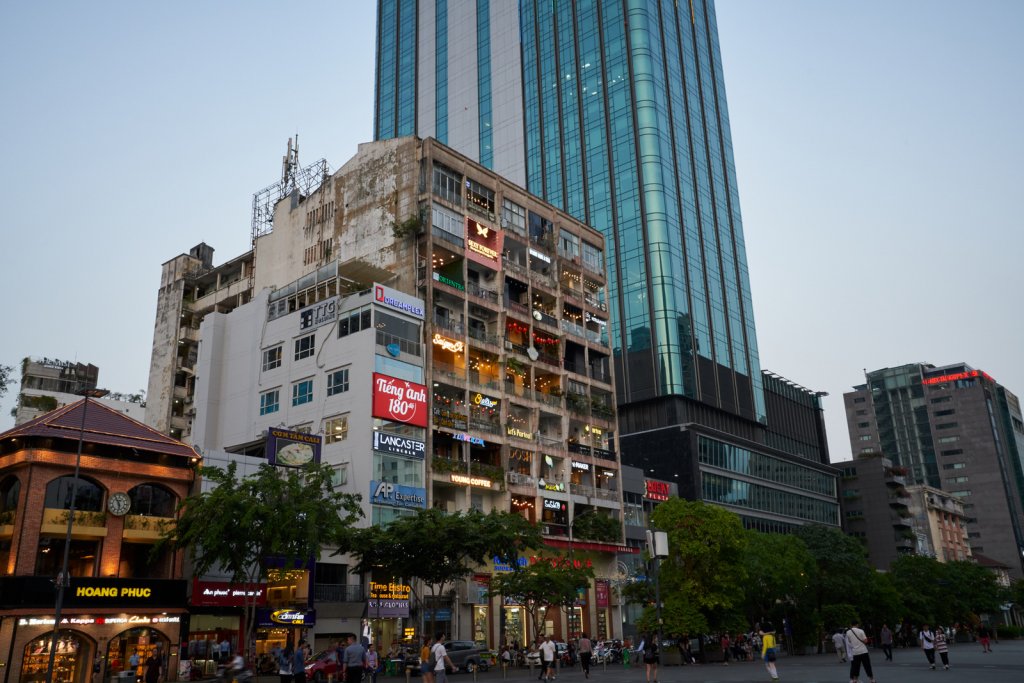 Nguyen Hue Boulevard, Saigon